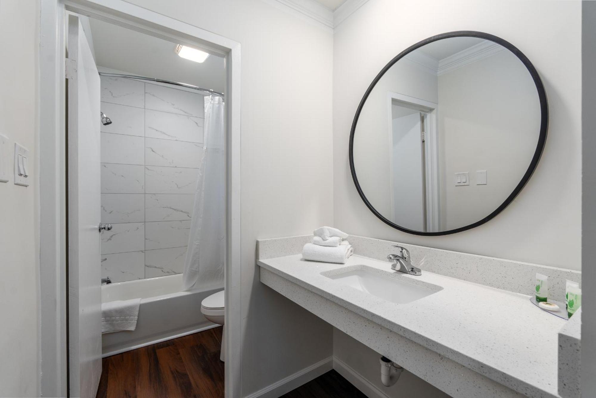 Crewe Boutique Inn 외부 사진